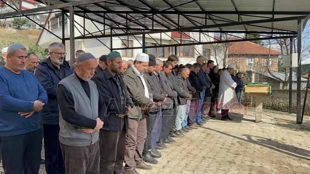 Akyazı'da eşi tarafından öldürülen Hatun'a acı veda
