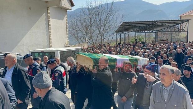 Akyazı'da eşi tarafından öldürülen Hatun'a acı veda