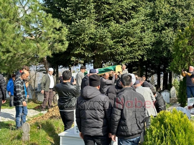 Akyazı'da eşi tarafından öldürülen Hatun'a acı veda