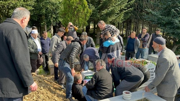 Akyazı'da eşi tarafından öldürülen Hatun'a acı veda