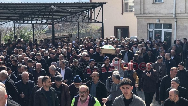 Akyazı'da eşi tarafından öldürülen Hatun'a acı veda