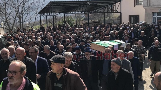 Akyazı'da eşi tarafından öldürülen Hatun'a acı veda
