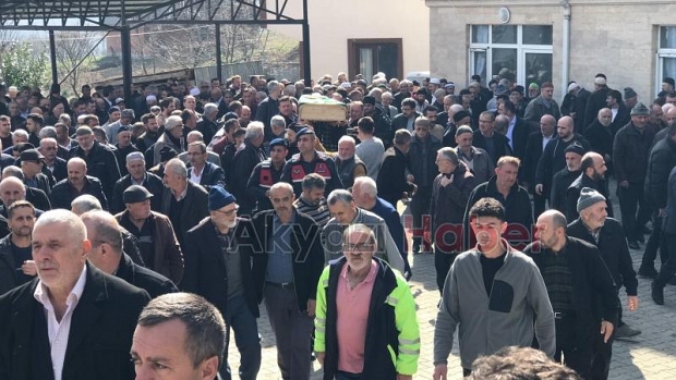 Akyazı'da eşi tarafından öldürülen Hatun'a acı veda