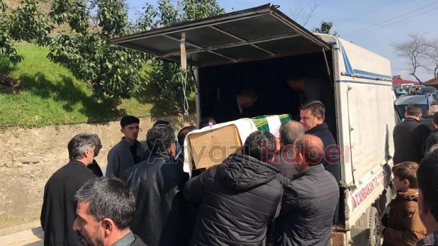 Akyazı'da eşi tarafından öldürülen Hatun'a acı veda