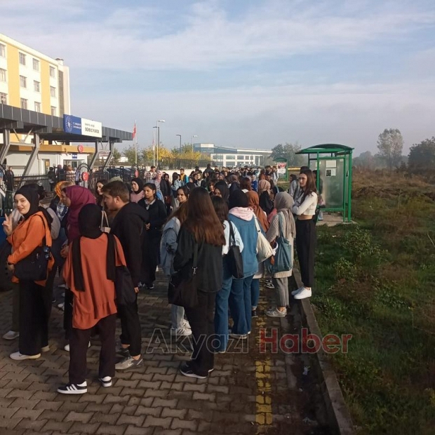 Akyazı KYK'da öğrencilerin toplu ulaşım çilesi