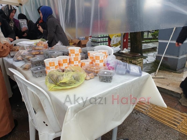 Akyazı Halk Eğitim Merkezi Kermesine Yoğun İlgi