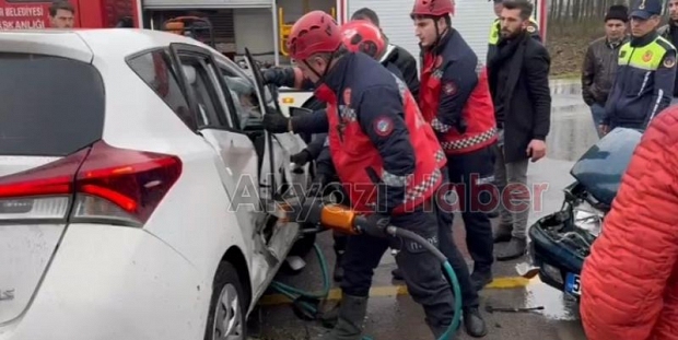 Kırmızı ışık ihlali kazaya neden oldu: 2 yaralı