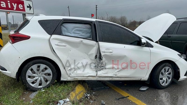 Kırmızı ışık ihlali kazaya neden oldu: 2 yaralı
