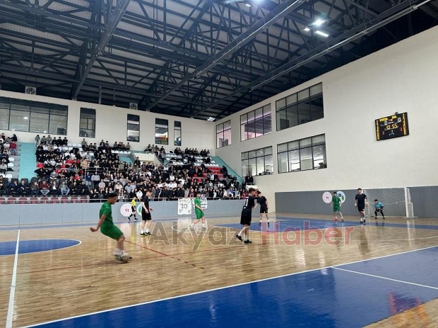Akyazı'da futsal maçları nefesleri kesti