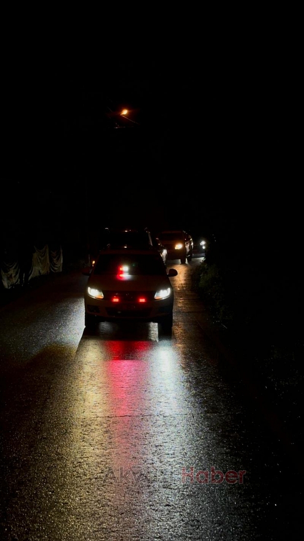 Osman Karaoğlan'dan Taşyatak'a 200 araçlık konvoyla seçim ziyareti