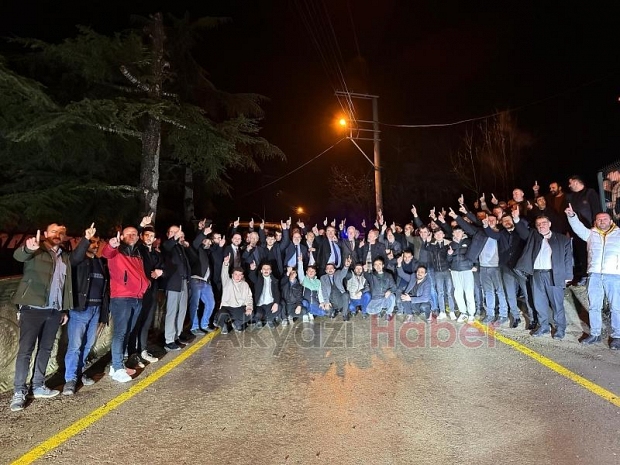 Osman Karaoğlan'dan Taşyatak'a 200 araçlık konvoyla seçim ziyareti