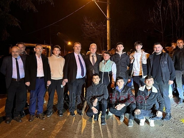 Osman Karaoğlan'dan Taşyatak'a 200 araçlık konvoyla seçim ziyareti