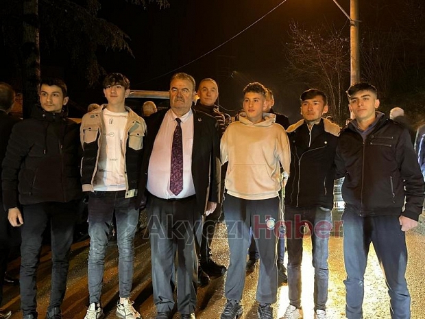 Osman Karaoğlan'dan Taşyatak'a 200 araçlık konvoyla seçim ziyareti