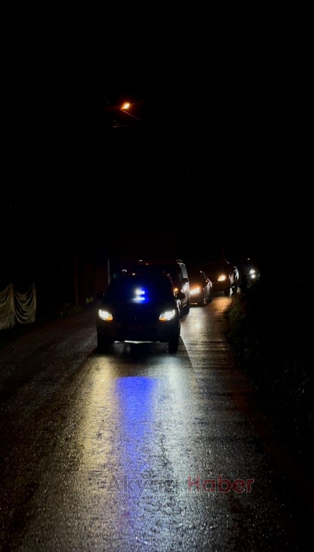Osman Karaoğlan'dan Taşyatak'a 200 araçlık konvoyla seçim ziyareti