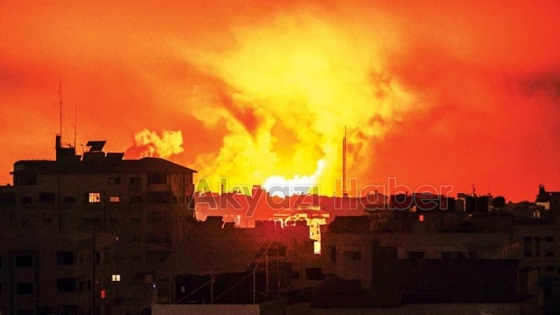 Sahur vaktinde'de Gazze'yi bombaladılar