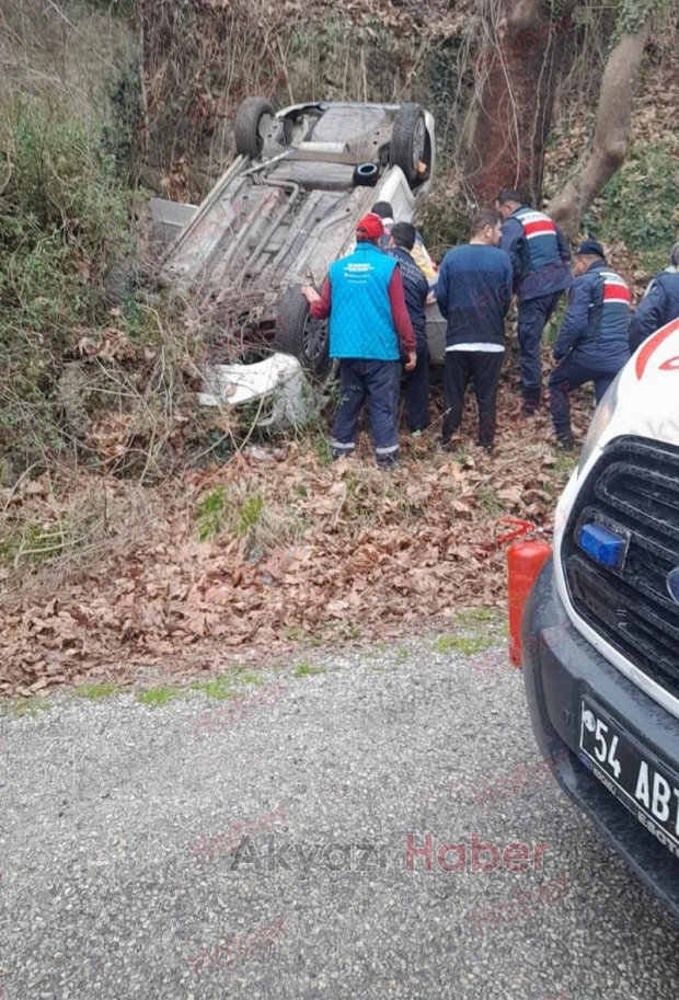 Şarampole yuvarlanan otomobil takla attı: 5 yaralı