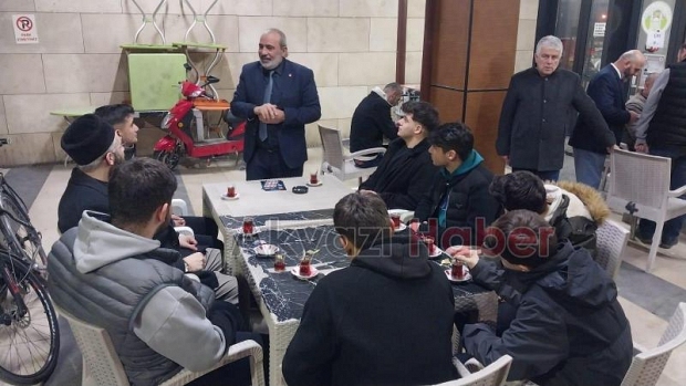 Şeref Tan Yani Cami esnafını ziyaret edip projelerini anlattı