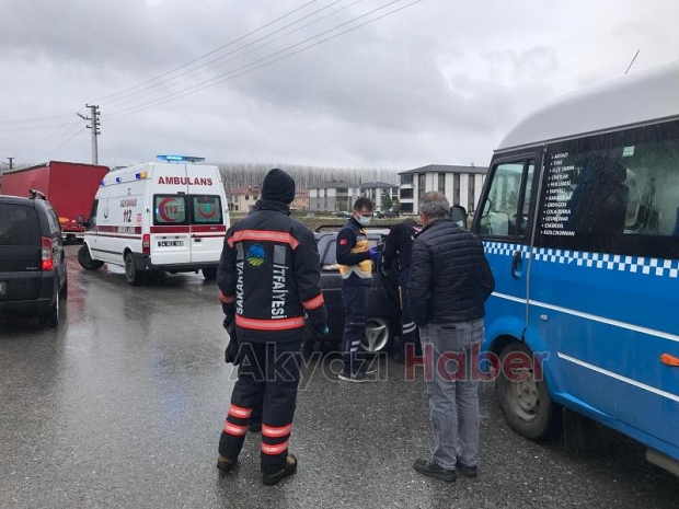 Ömercikler Mahallesi'nde Kaza 3 Yaralı 