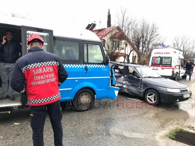 Ömercikler Mahallesi'nde Kaza 3 Yaralı 