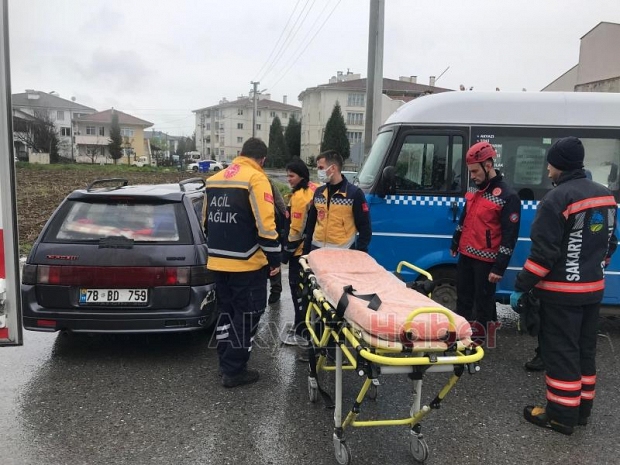 Ömercikler Mahallesi'nde Kaza 3 Yaralı 