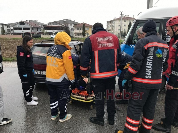 Ömercikler Mahallesi'nde Kaza 3 Yaralı 