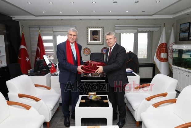 Ekrem Yüce veda ziyaretlerine başladı