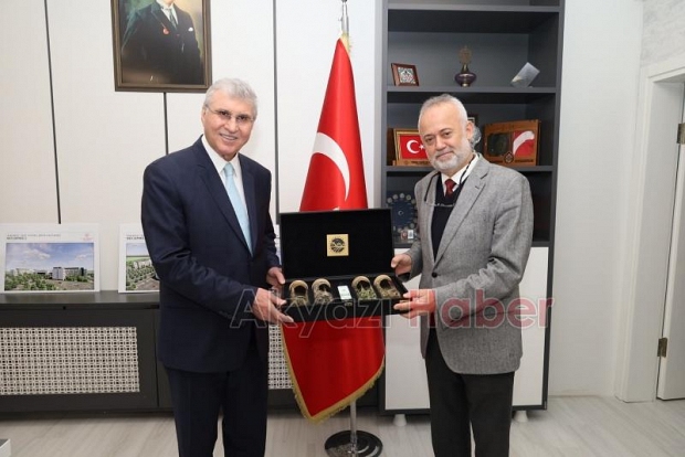 Ekrem Yüce veda ziyaretlerine başladı