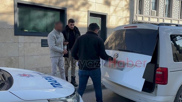 Akyazı'da aranan 2 şahıs yakalandı.