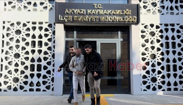 Akyazı'da aranan 2 şahıs yakalandı.