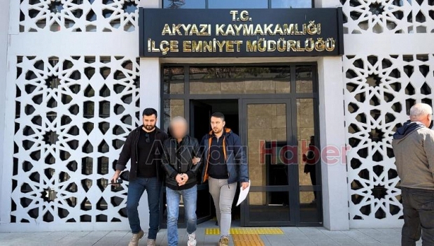 Akyazı'da aranan 2 şahıs yakalandı.