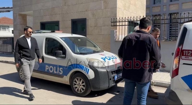 Akyazı'da aranan 2 şahıs yakalandı.
