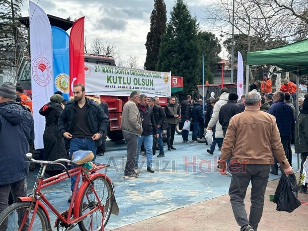 Akyazıda orman haftasında ücretsiz fidan dağıtıldı