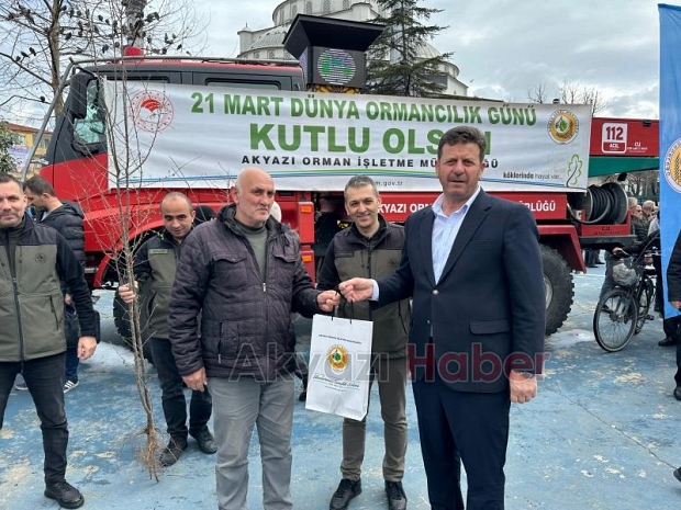 Akyazıda orman haftasında ücretsiz fidan dağıtıldı