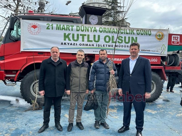 Akyazıda orman haftasında ücretsiz fidan dağıtıldı