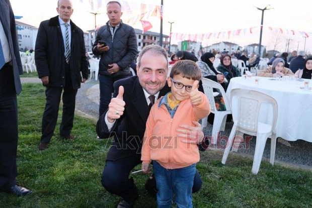 Saadet Partisi Akyazı'da iftar programı düzenledi