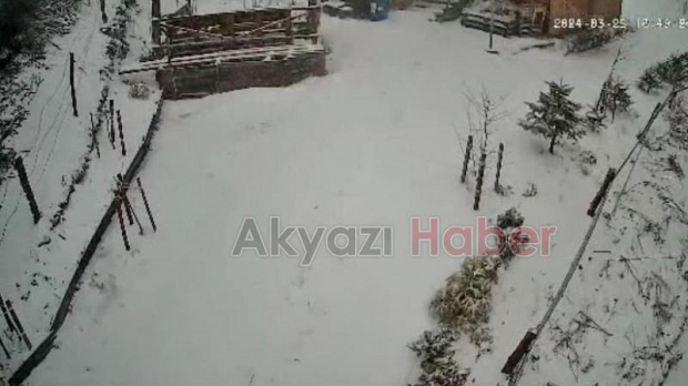 Akyazının yüksek kesimlerine kar yağdı