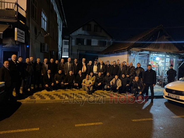 Muhsin Yazıcıoğlu için Akyazıda lokma dağıtıldı