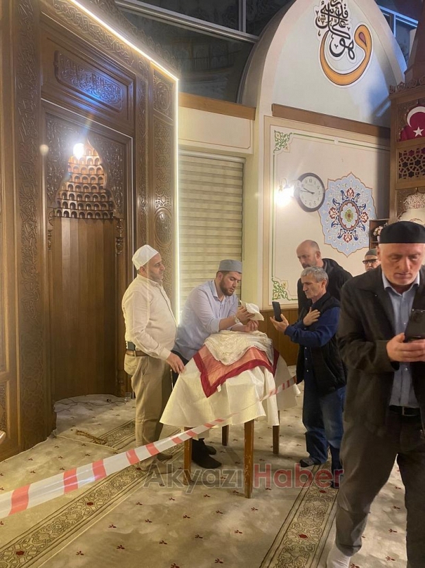Sakal-ı Şerif Akşemseddin Camiinde Ziyarete açıldı