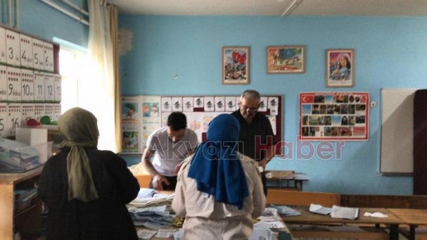 Sandıklar kapandı, oy sayımına geçildi