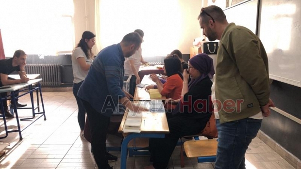 Sandıklar kapandı, oy sayımına geçildi