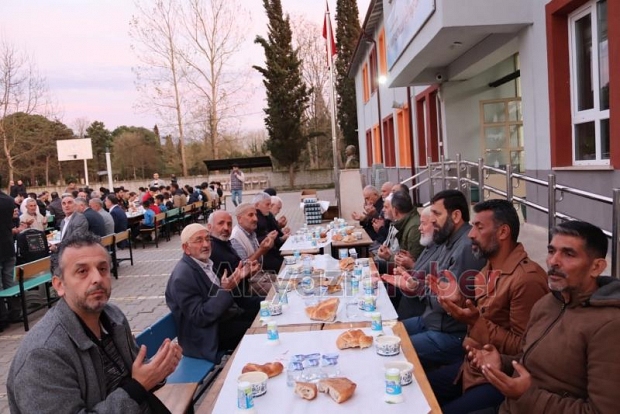 Vakıf mahallesi iftarda buluştu