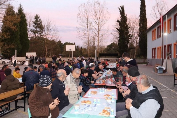 Vakıf mahallesi iftarda buluştu