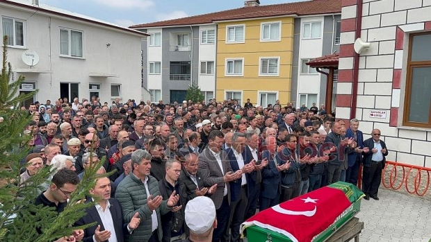Muhtar Mustafa Gündoğdu dualarla toprağa verildi