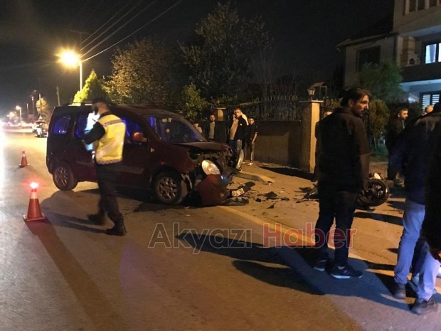 Hafif ticari araç ile motosiklet çarpıştı: 1 ağır yaralı
