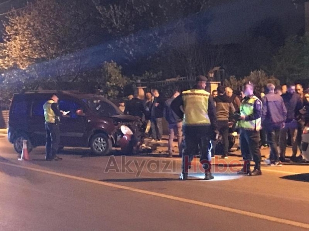 Hafif ticari araç ile motosiklet çarpıştı: 1 ağır yaralı