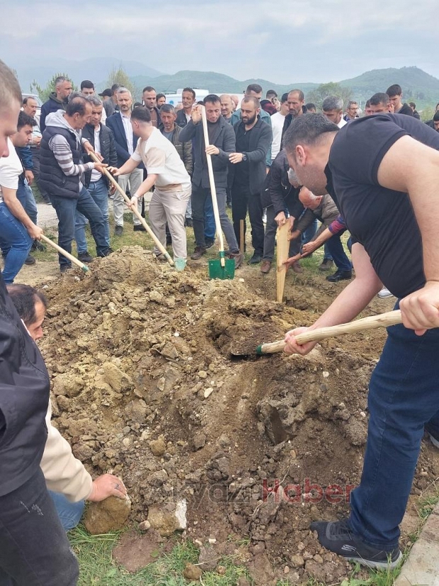 Turgay Özcan defnedildi