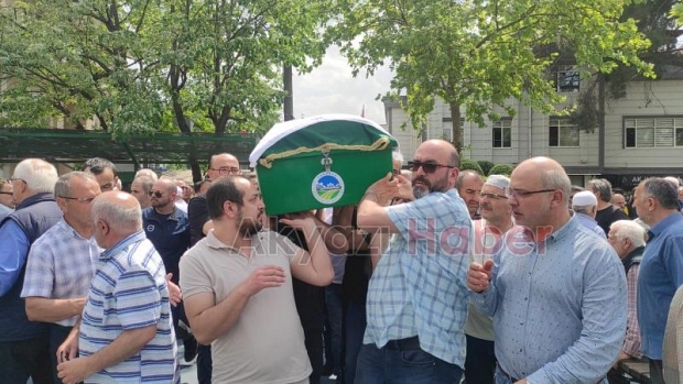 Akyazının sevilen esnafı defnedildi.