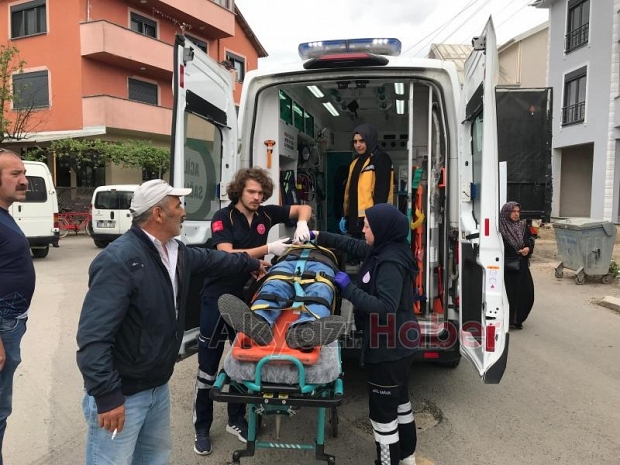 Cadde'de Cip yaya'ya çarptı 