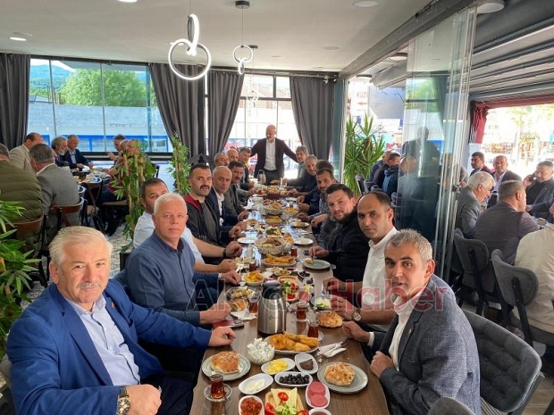 Muhtarlar kahvaltıda buluştu