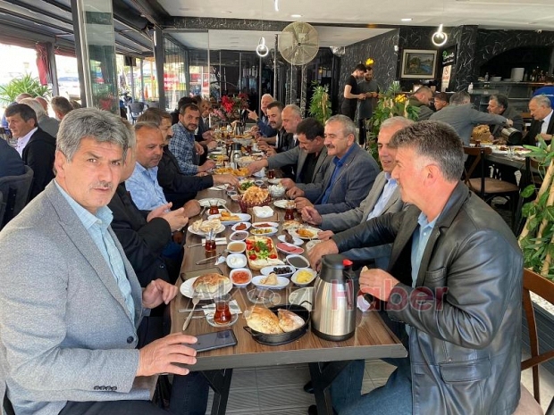 Muhtarlar kahvaltıda buluştu